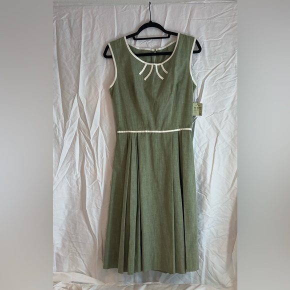Vintage green 1950s dress from Peck & Peck, New York 5th Ave. Never worn w/ tags - Picture 2 of 15